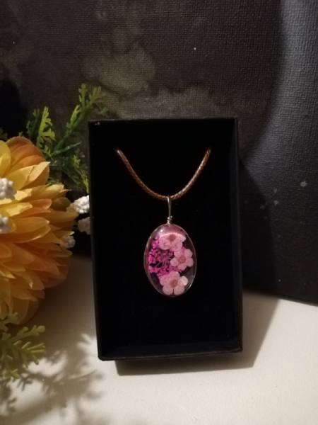 Ogrlica iz suhega cvetja - lila 516