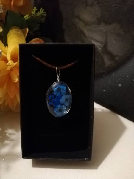 Ogrlica iz suhega cvetja - modra 530