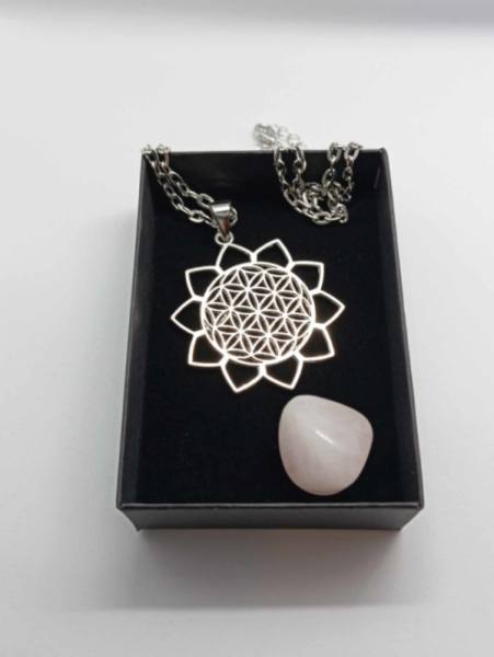 Ogrlica Amulet Roža življenja z  kristalom Roževec 3055