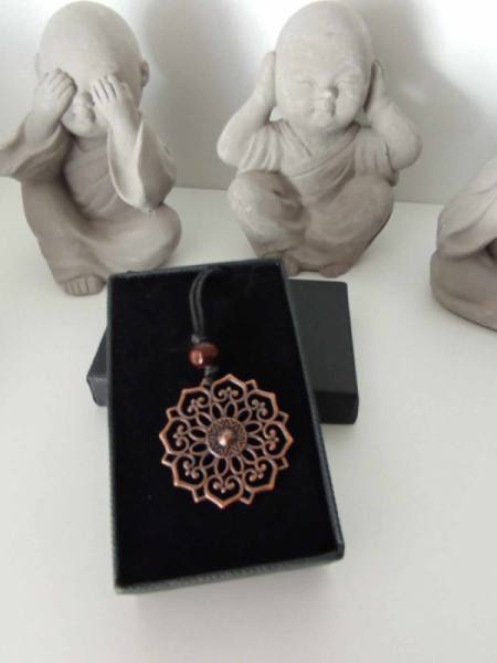 Amulet Usode in žepni kristal – simbol moči in usmeritve 4898