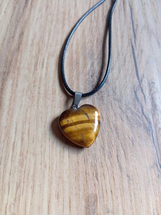 Obesek srce iz naravnega kamna Tigrovo oko 5846