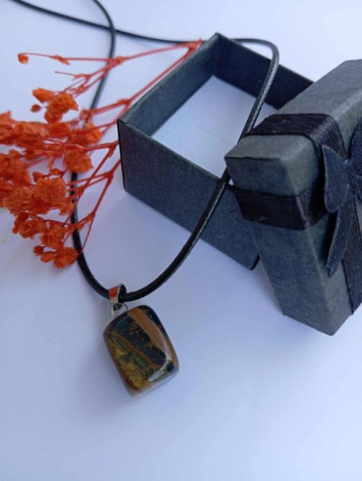 Obesek iz tigrovega očesa – Talisman moči in zaščite 5549